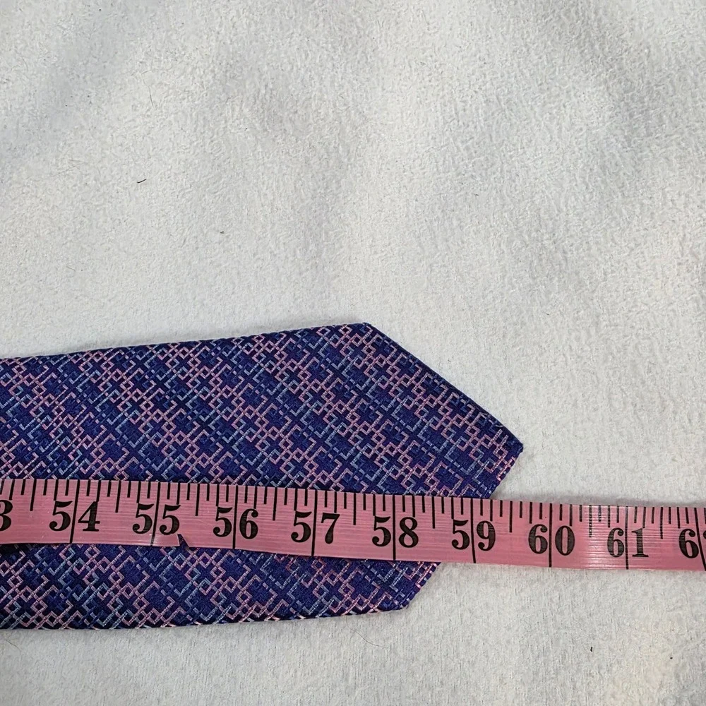 Thomas Pink Mens Purple Pink Geometric 100% Silk Necktie Made in Morocco 59x3.5